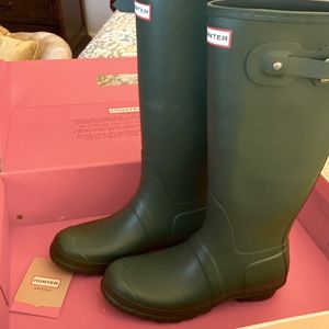 Hunter Women’s Original Tall rain boots